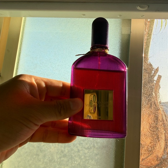 Tom Ford Velvet Orchid more than half full - Picture 4 of 7